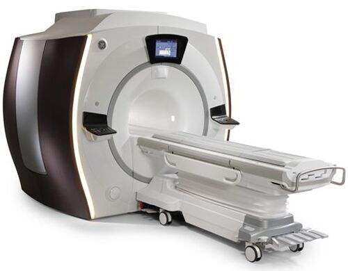 GEOptima MR450w 1.5TMRI ScannerGE MR450w Wide Bore 1.5T MRI