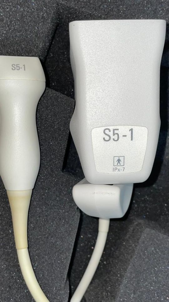 Broadband sector array transducer