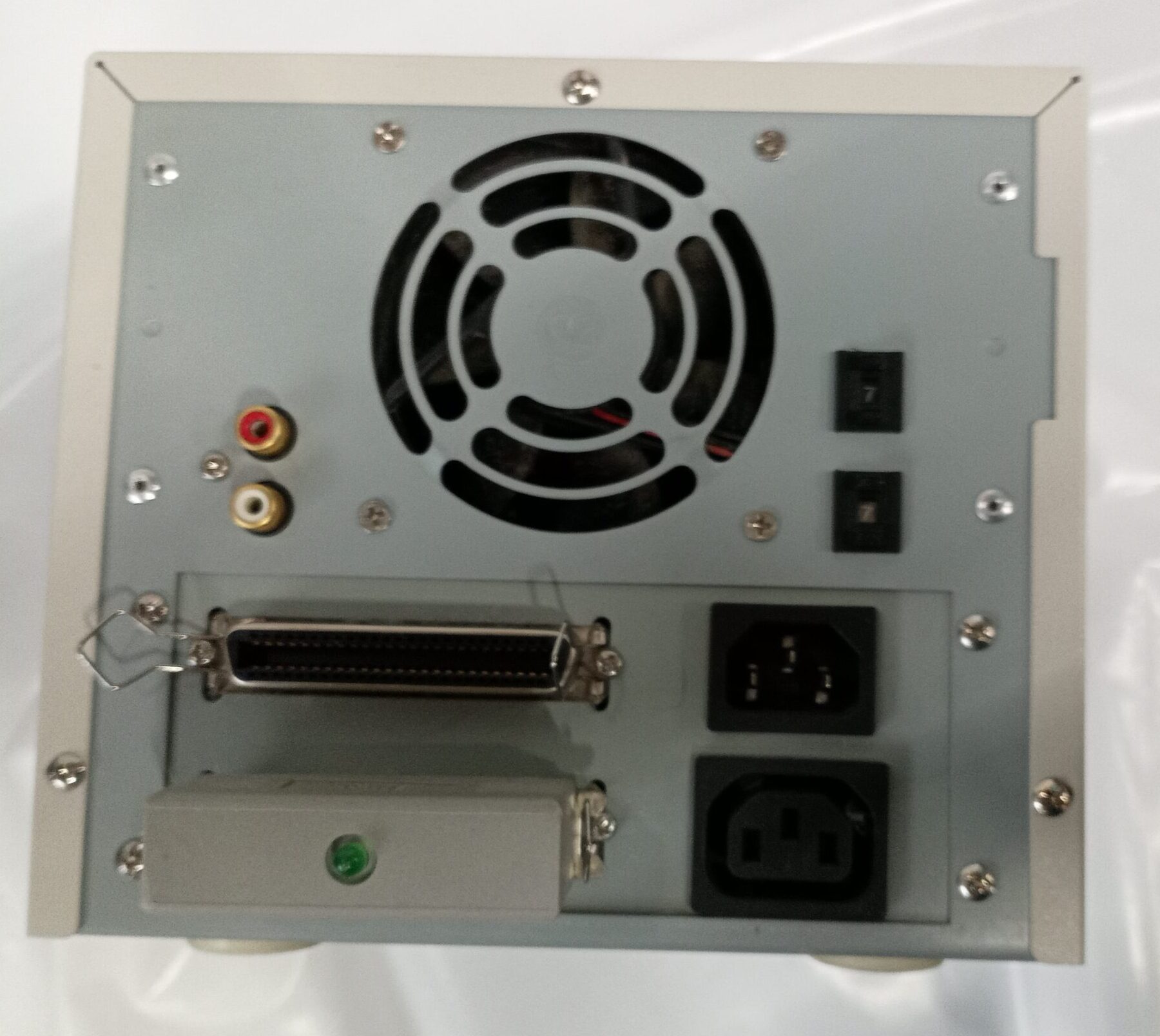 GE – CT Scanner – SCSi Tower Module CD-ROM – 2351055